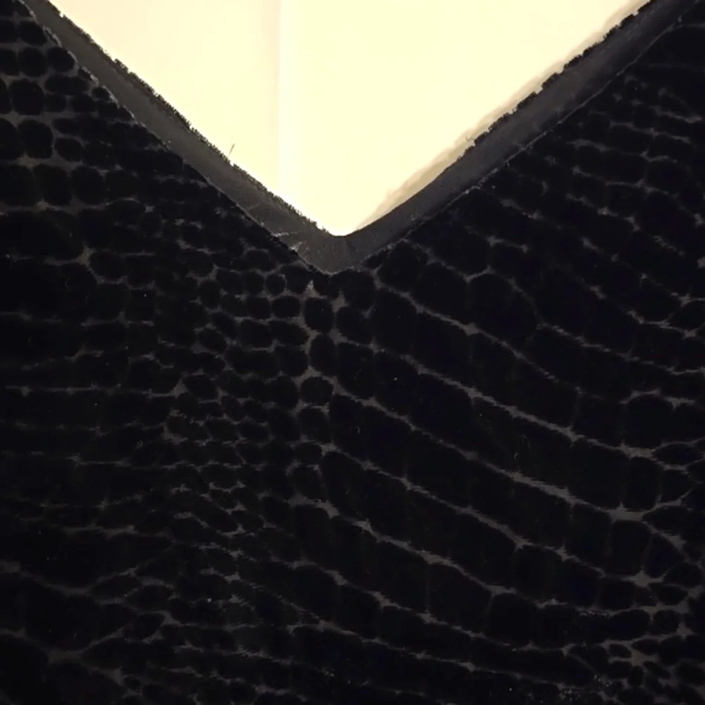 FRAME Cami Tank Top Women's Medium Black Straps Velvet Burnout Croc Witchy - Picture 4 of 11